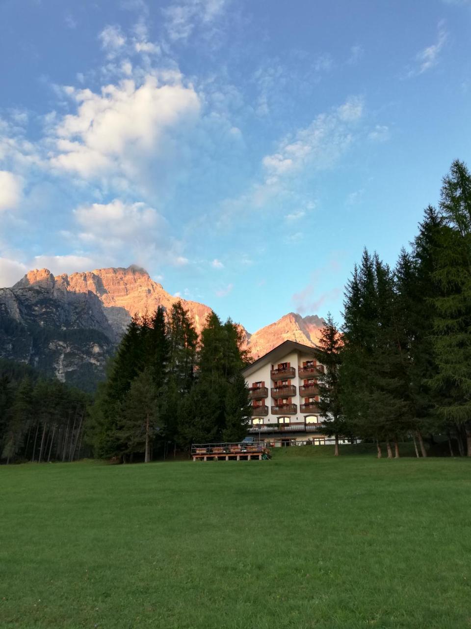 Hotel Il Cardo San Vito di Cadore Luaran gambar